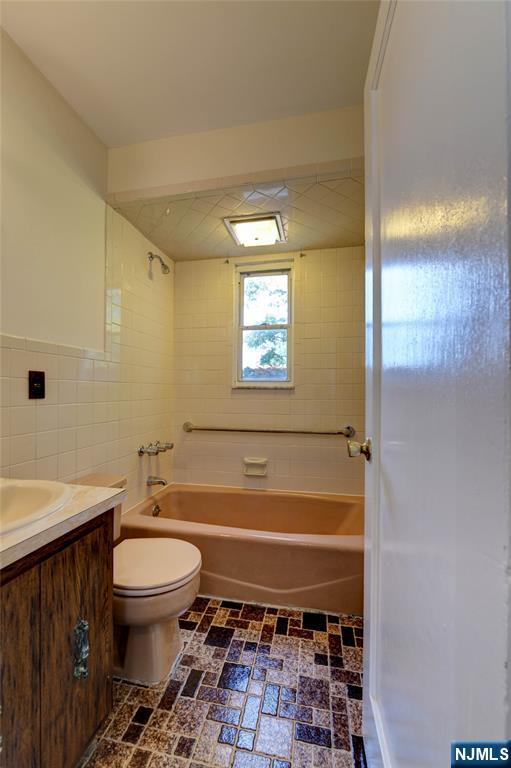 8 Tyler Court Property Photo 9