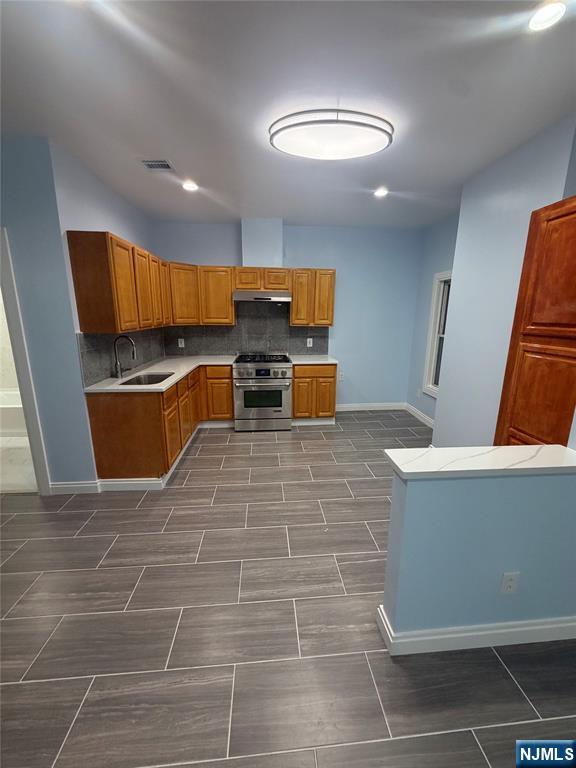 101 Rochelle Avenue 2nd Floor Property Photo 1