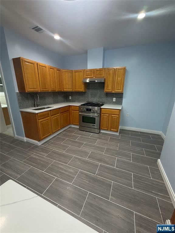 101 Rochelle Avenue 2nd Floor Property Photo 2