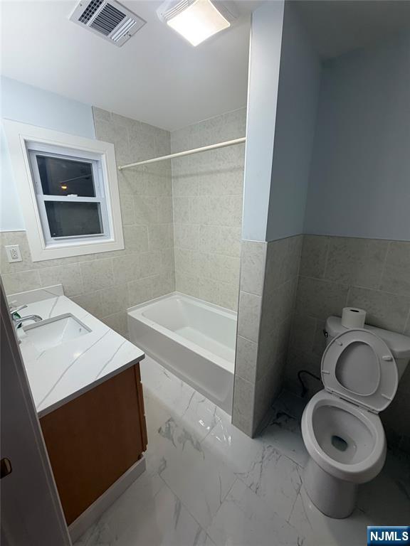 101 Rochelle Avenue 2nd Floor Property Photo 7