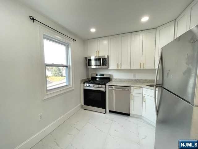 21 Livingston Avenue 2nd Fl Property Photo 11