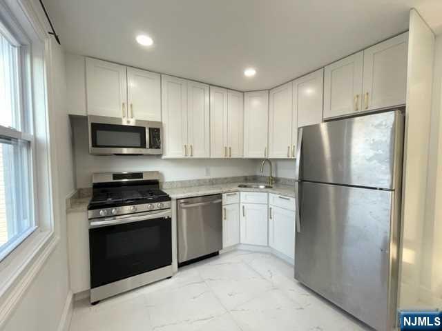 21 Livingston Avenue 2nd Fl Property Photo 12