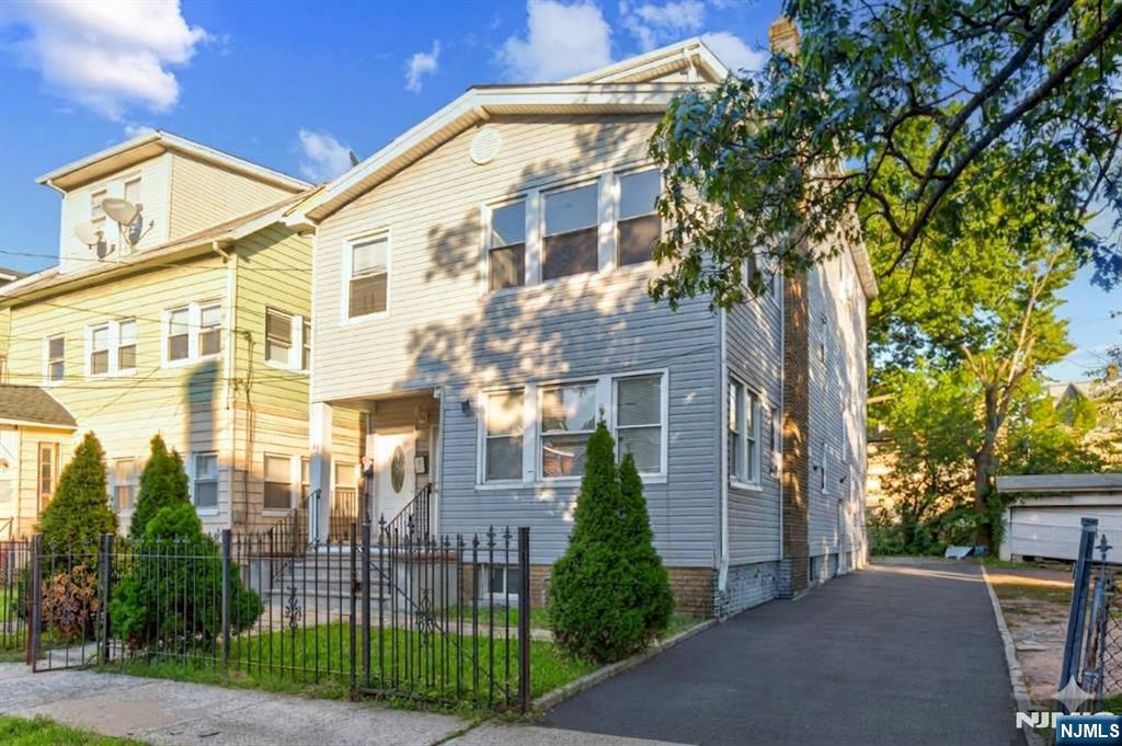 98 Goodwin Avenue Property Photo 3
