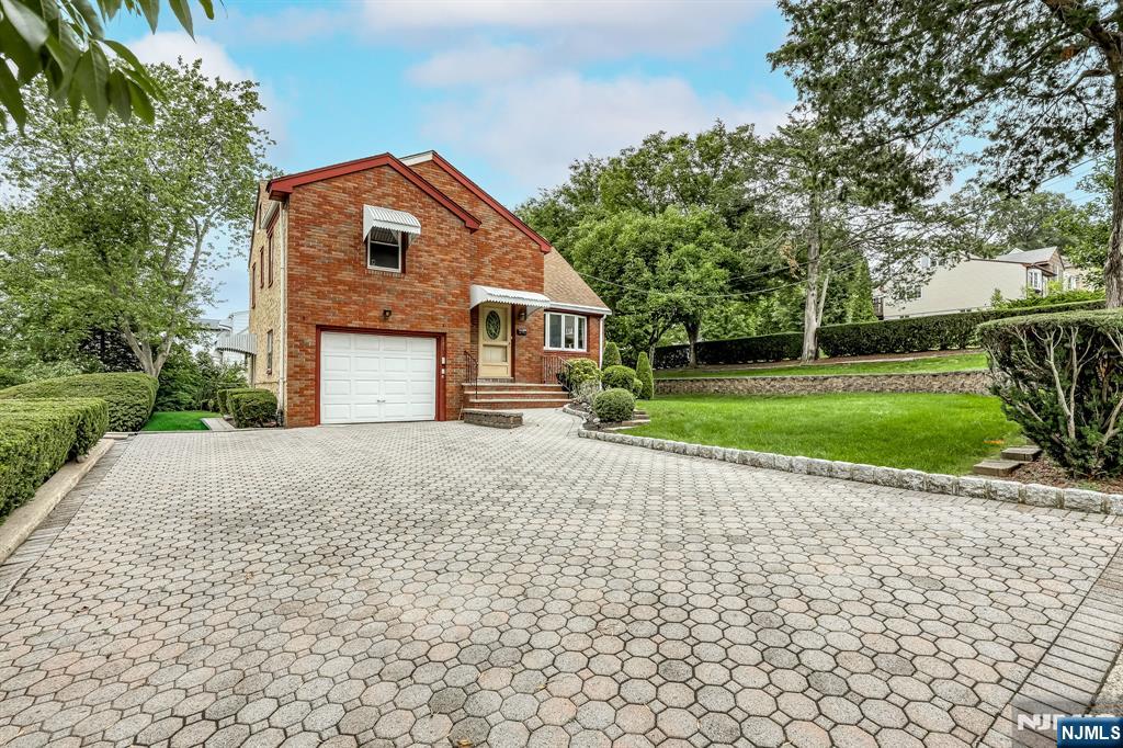 105 Arnot Place