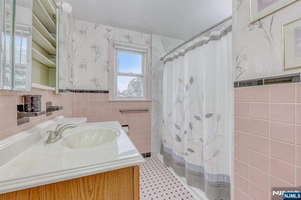 105 Arnot Place Property Photo 9