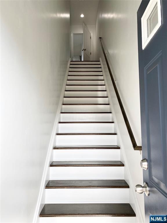 61 Chestnut Street 2 Property Photo 4