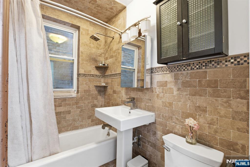 883 E Boulevard 1f Property Photo 18