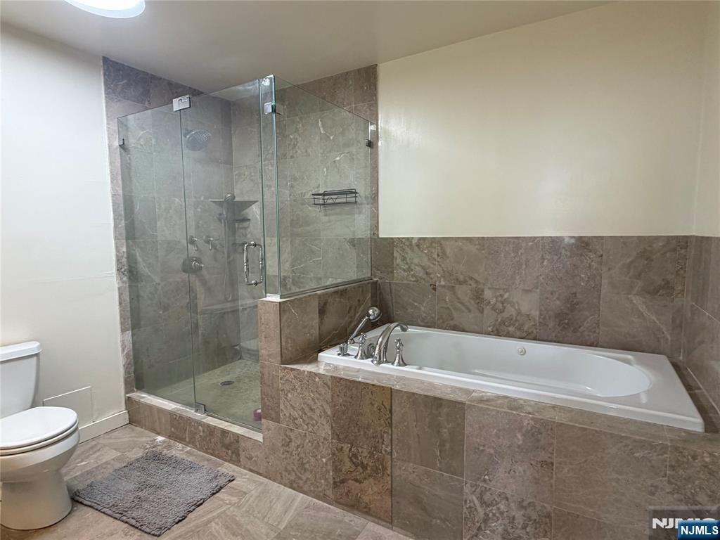 300 Winston Drive 616 Property Photo 11
