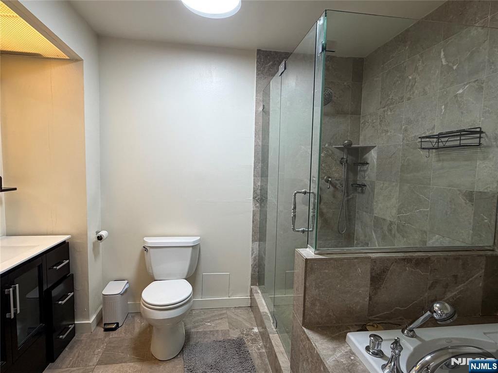 300 Winston Drive 616 Property Photo 12