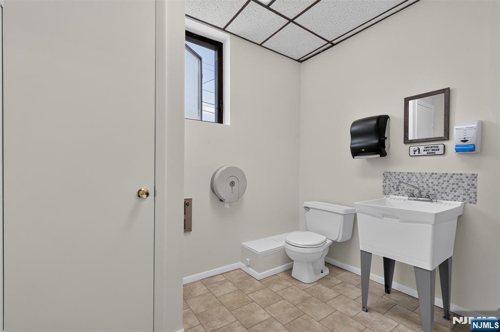 521 Valley Brook Avenue Property Photo 11