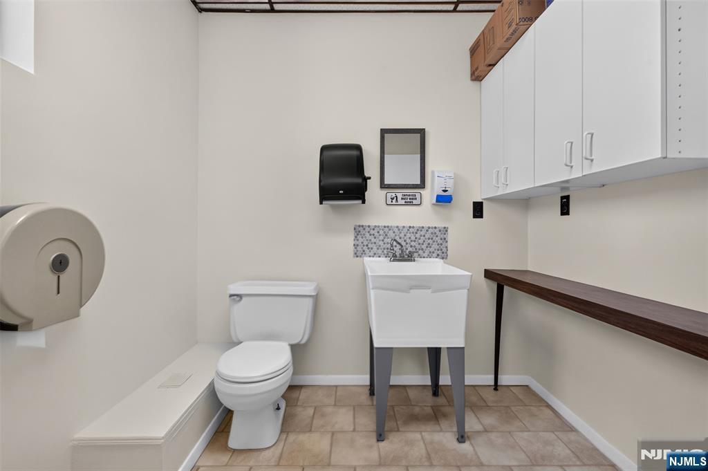 521 Valley Brook Avenue Property Photo 12