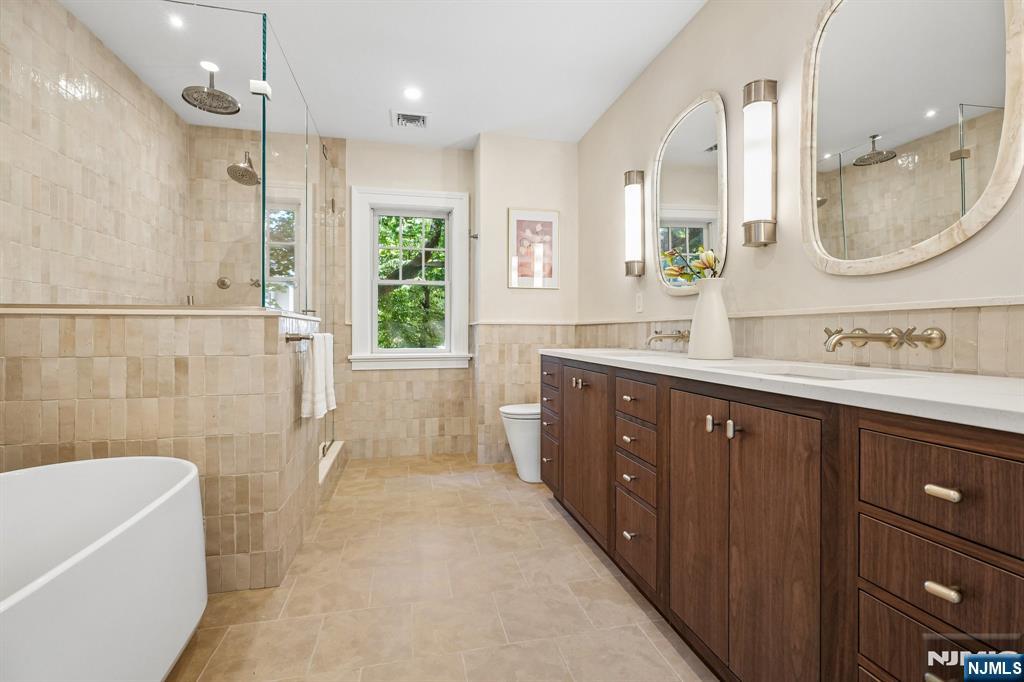 150 Gordonhurst Avenue Property Photo 27