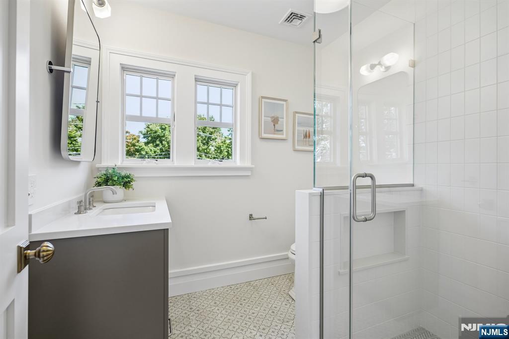 150 Gordonhurst Avenue Property Photo 32