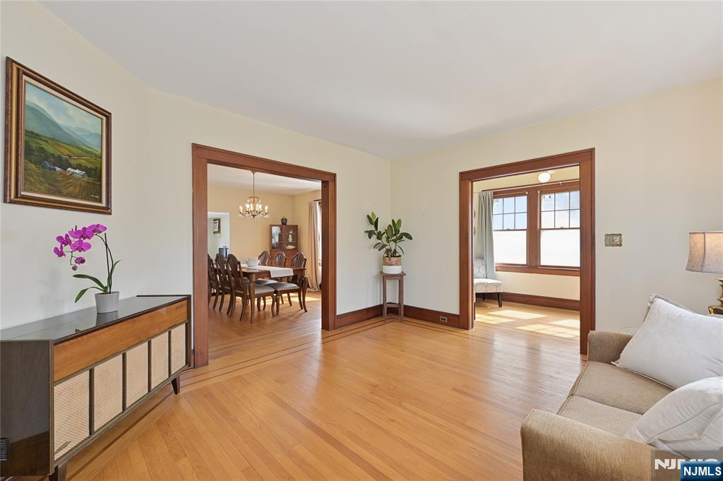 656 Orchard Street Property Photo 6