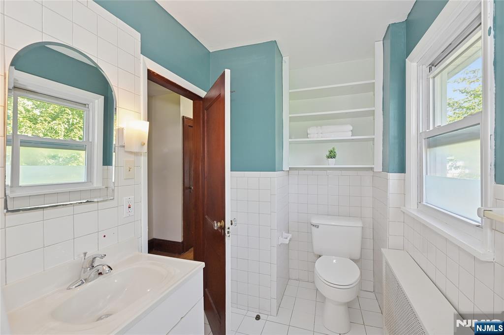 656 Orchard Street Property Photo 24