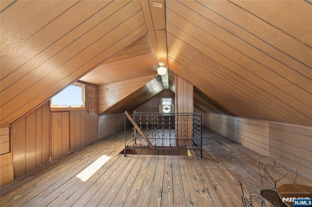 656 Orchard Street Property Photo 26