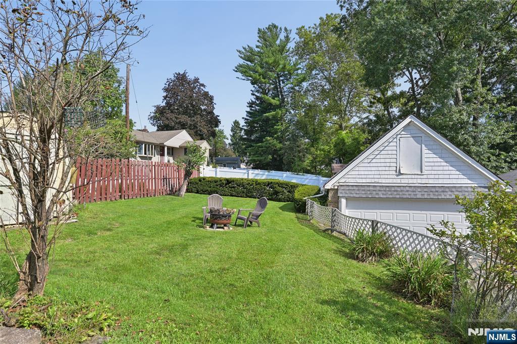 656 Orchard Street Property Photo 28