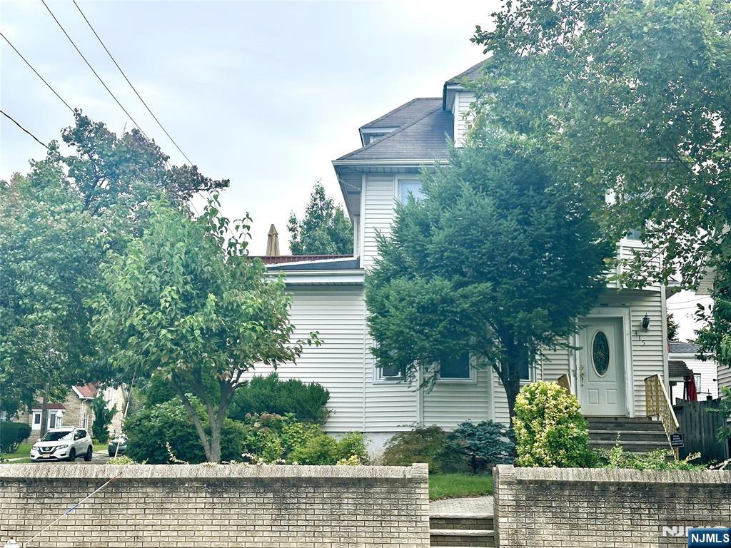 415 Main Street Property Photo 1