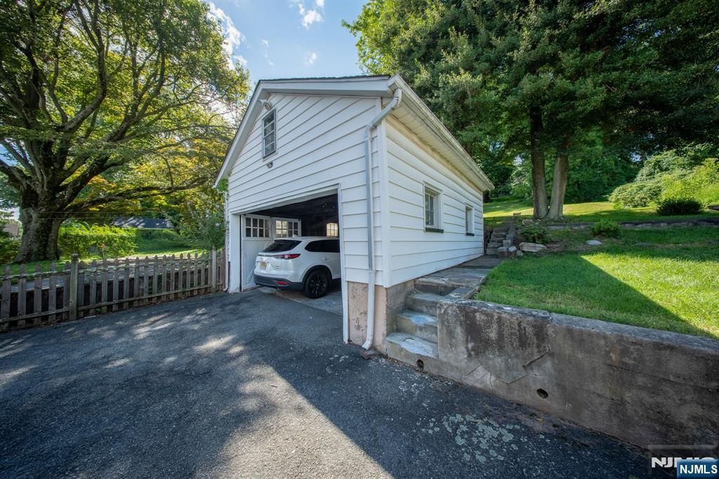 13 Valley Way Property Photo 33