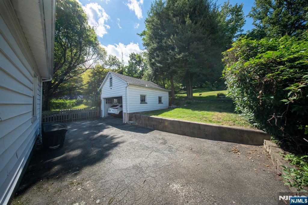 13 Valley Way Property Photo 34