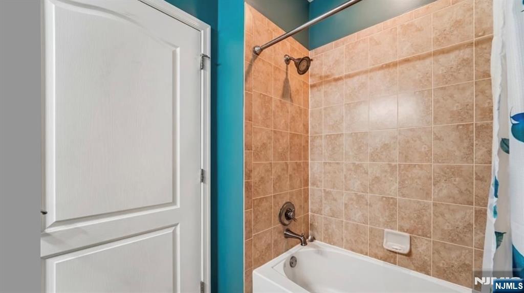 6214 Brookhaven Court #214 Property Photo 15