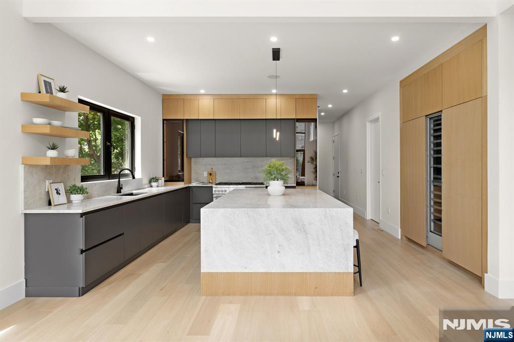 61 Ross Avenue Property Photo 4