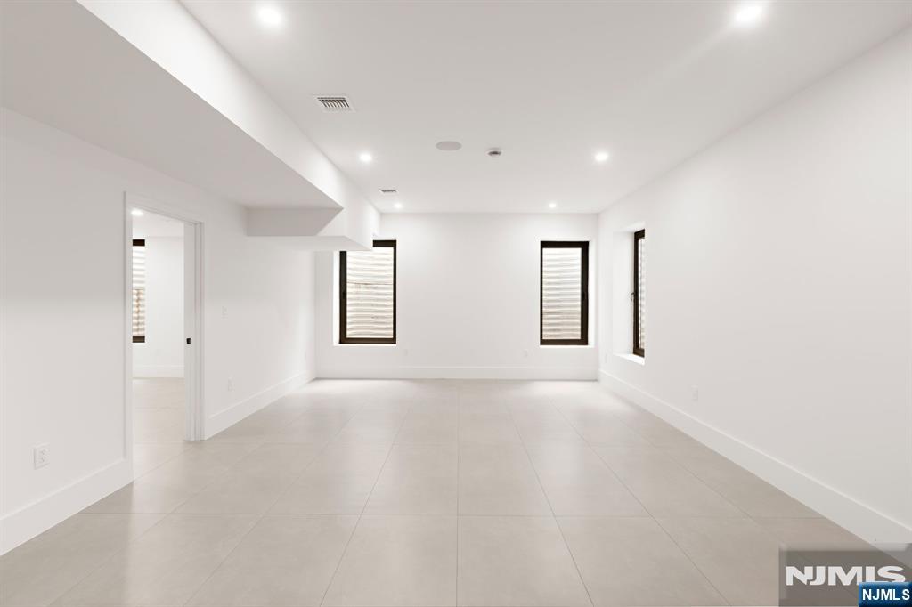 61 Ross Avenue Property Photo 29
