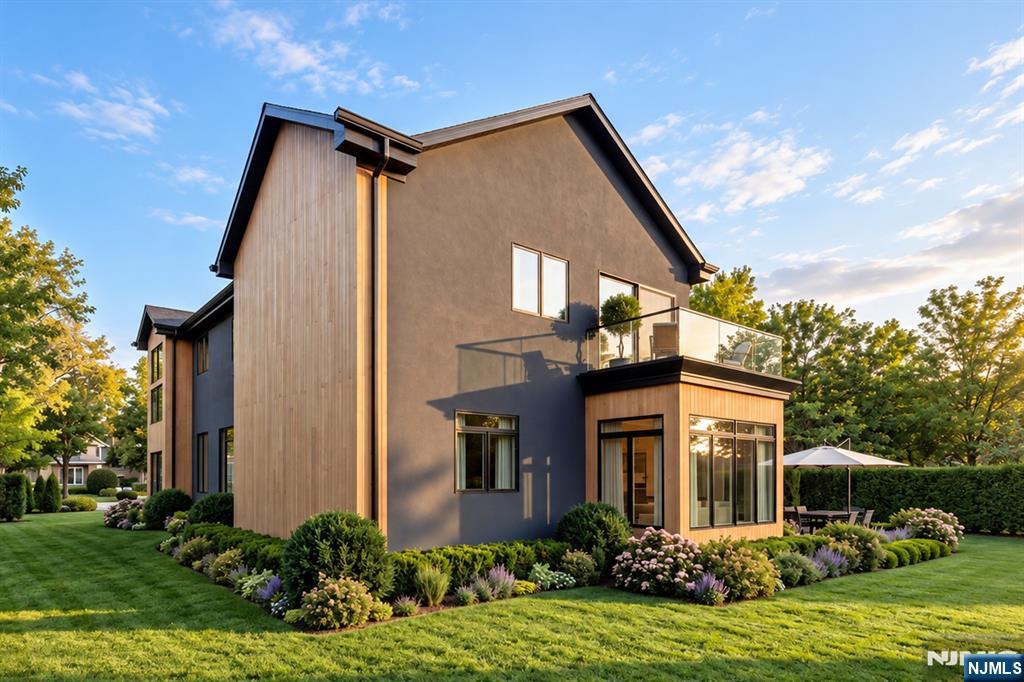 16 John Street Property Photo 28