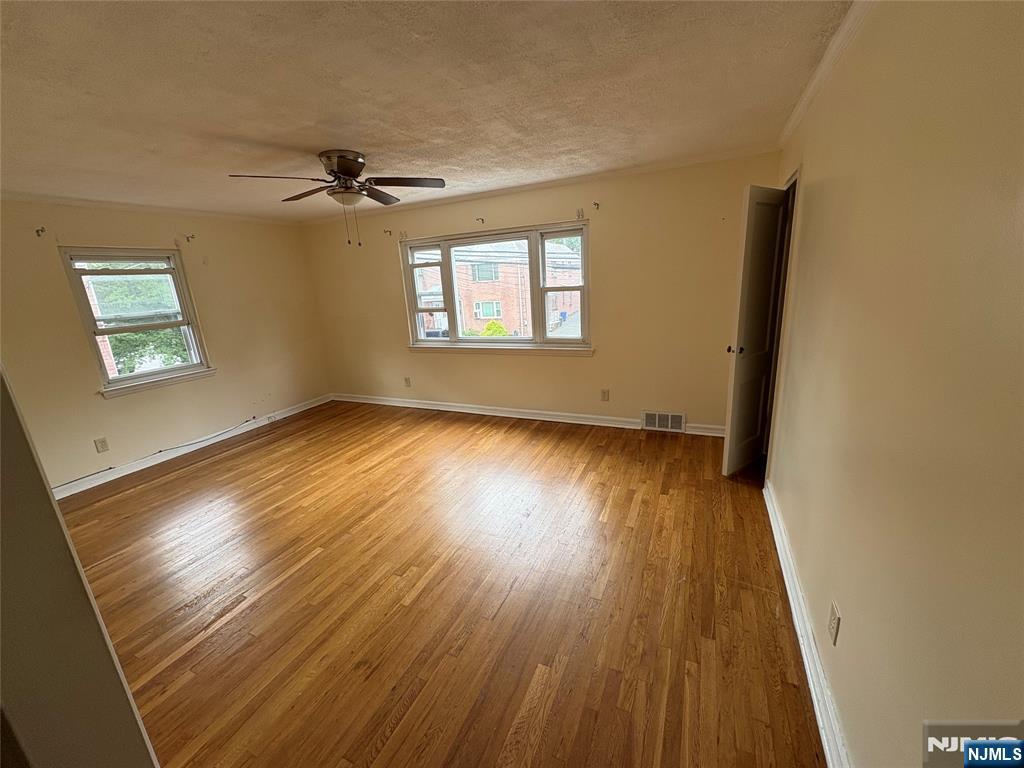 138 Midland Place Second Floor Property Photo 2