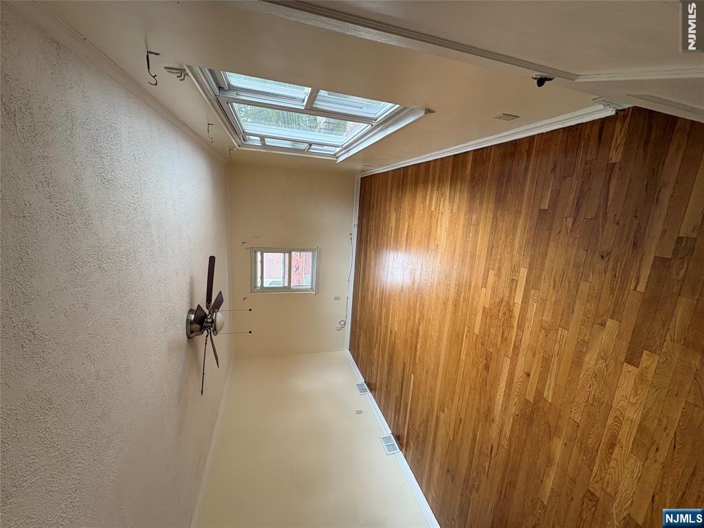 138 Midland Place Second Floor Property Photo 3