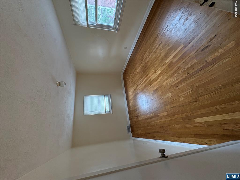 138 Midland Place Second Floor Property Photo 6