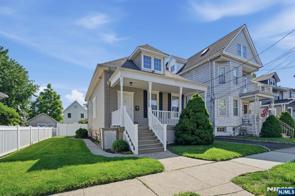 219 Magie Avenue Property Photo 2