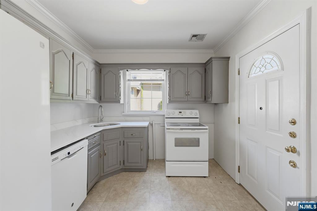 219 Magie Avenue Property Photo 14