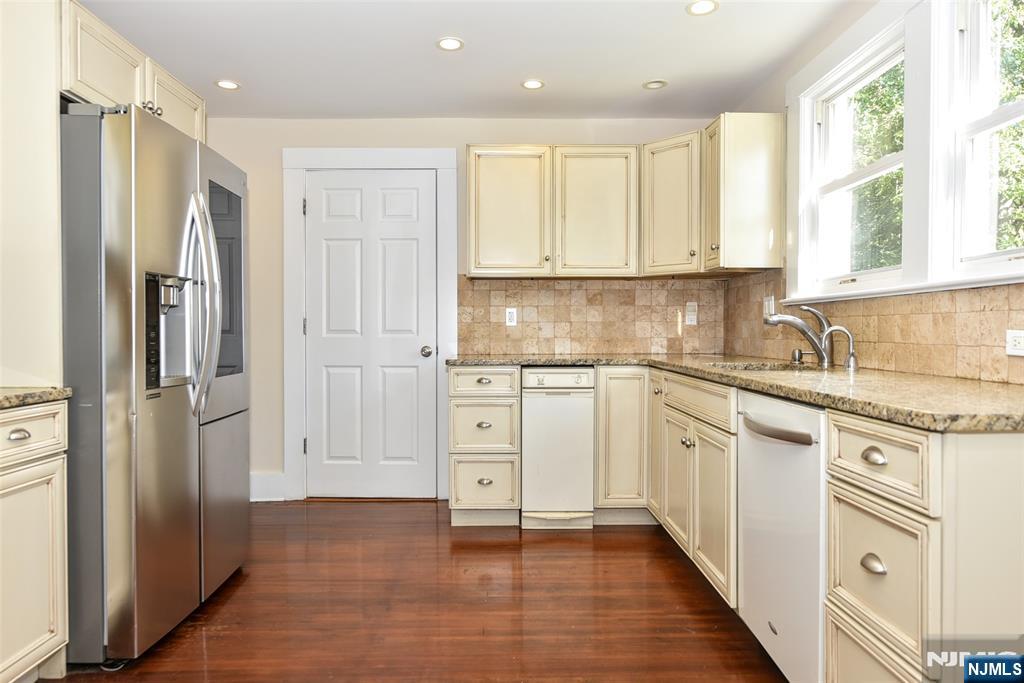 36 Hines Property Photo 10