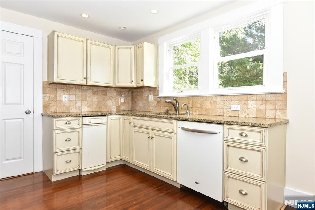 36 Hines Property Photo 11