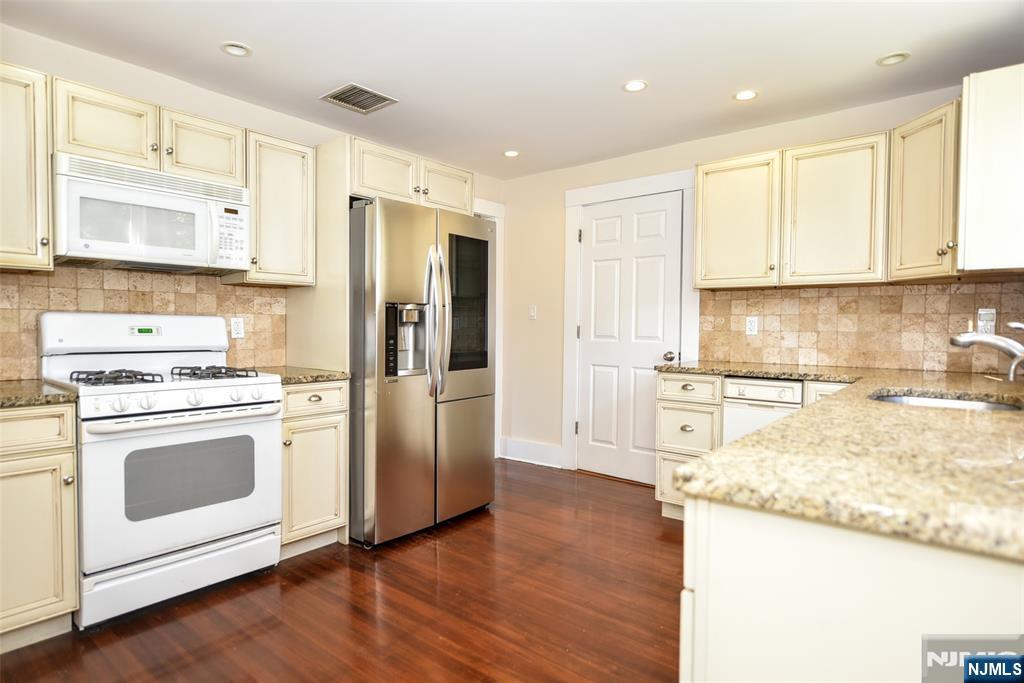 36 Hines Property Photo 13