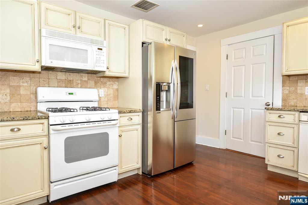 36 Hines Property Photo 14