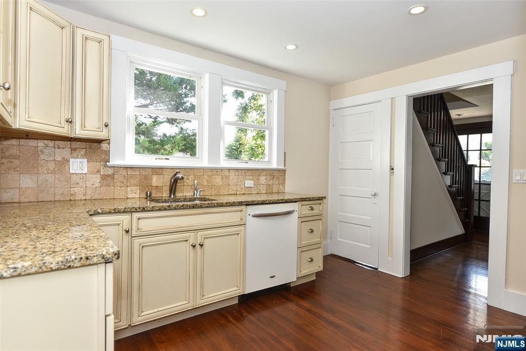 36 Hines Property Photo 15