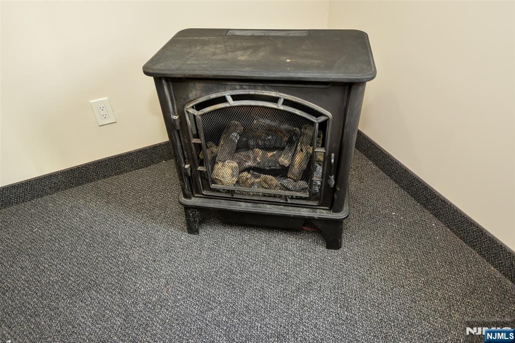 36 Hines Property Photo 27