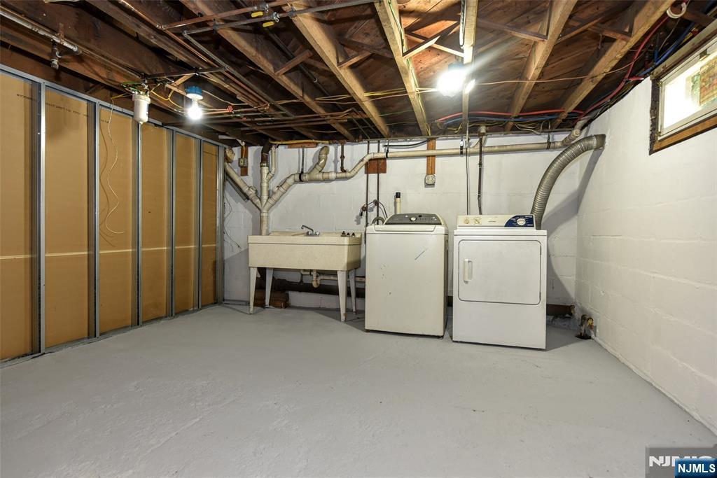 36 Hines Property Photo 28