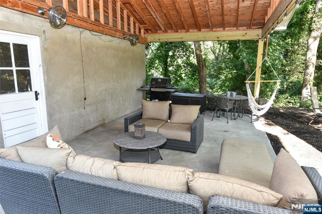 36 Hines Property Photo 31
