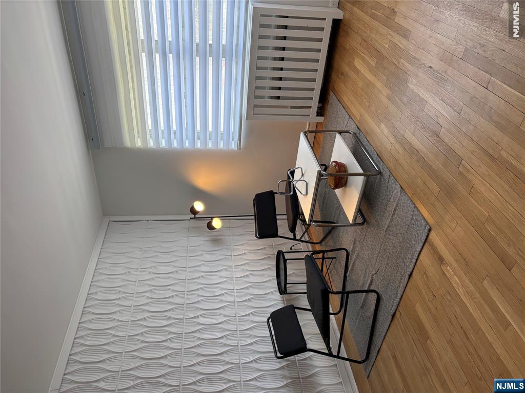 400 Fairview Avenue 1h Property Photo 2