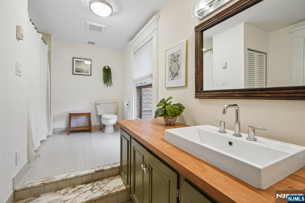 6 Edgehill Road Property Photo 31