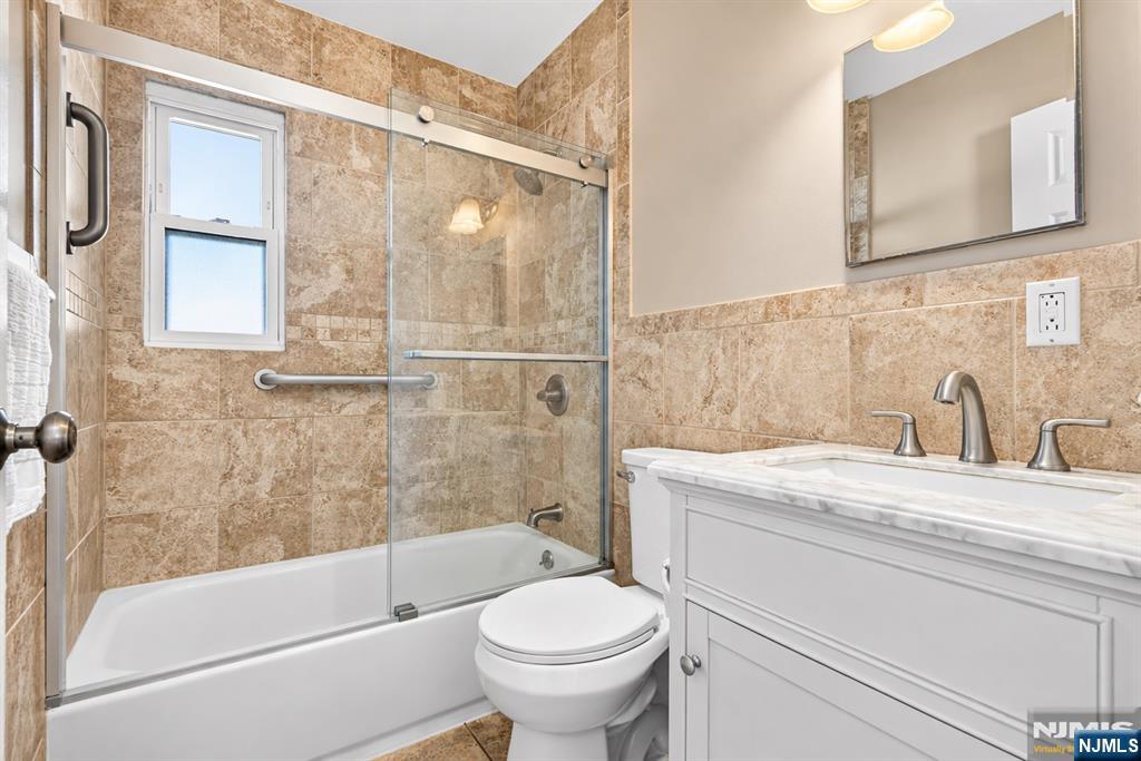 187 Kent Street Property Photo 13