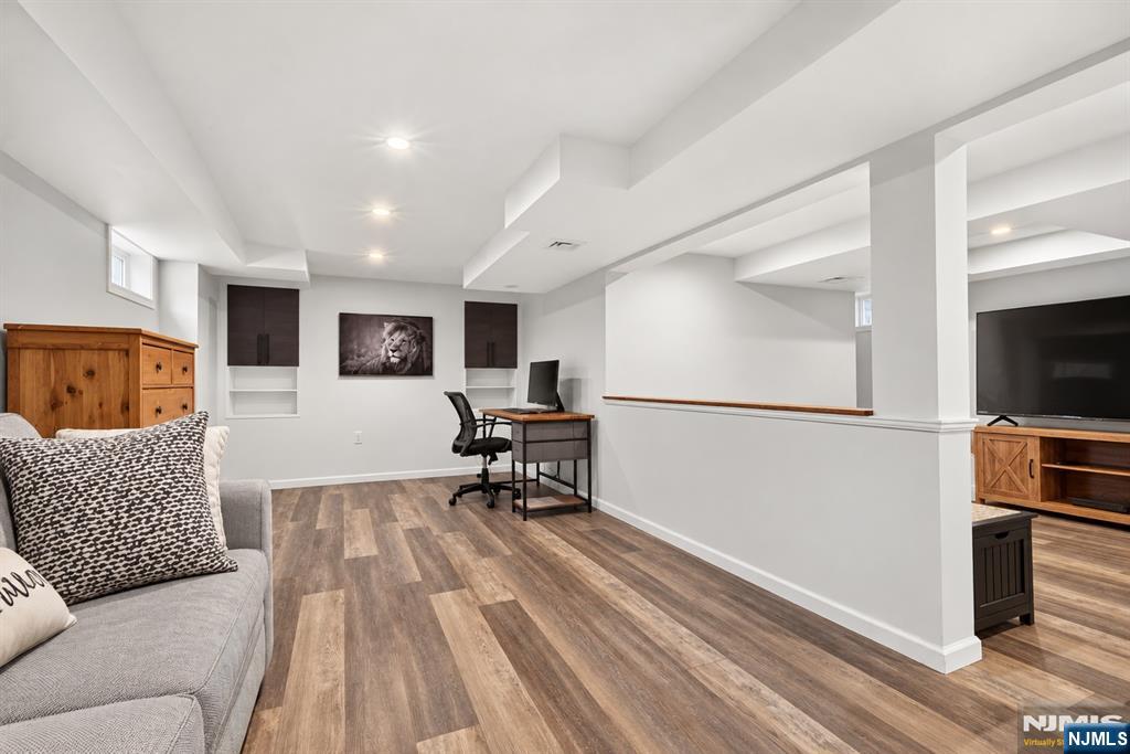 187 Kent Street Property Photo 18