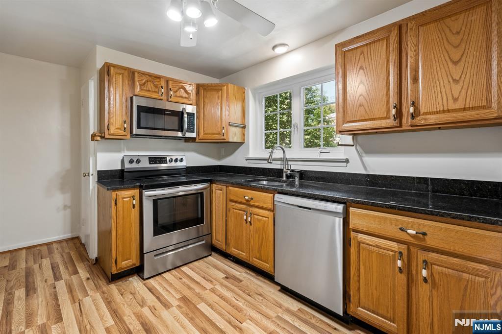 12 Mountain Avenue 19 Property Photo 6