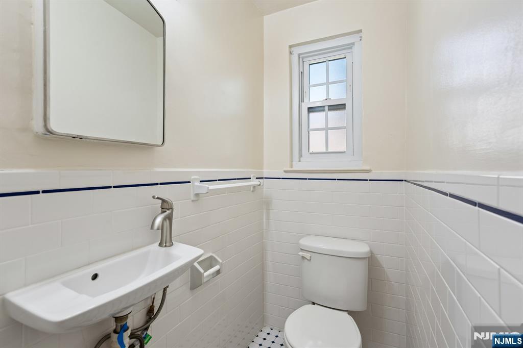 12 Mountain Avenue 19 Property Photo 9