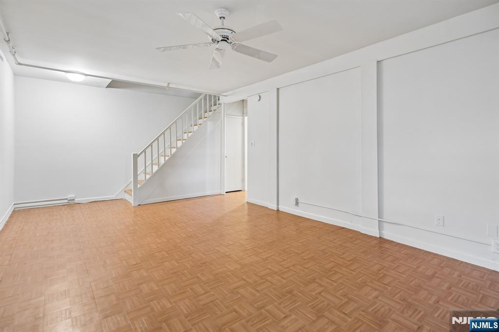 12 Mountain Avenue 19 Property Photo 16