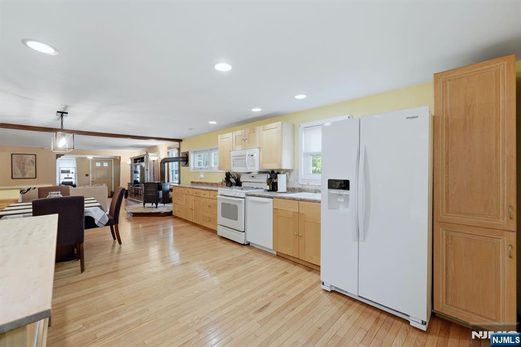 20 Yesler Way Property Photo 9