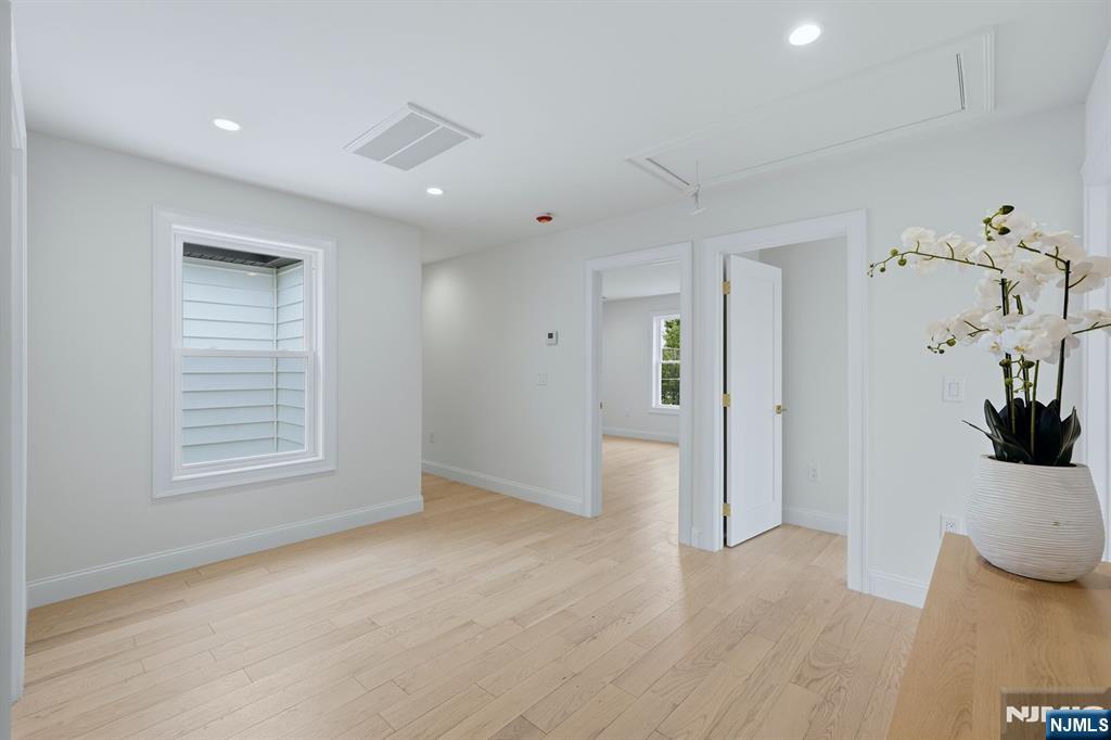 60 Lasalle Avenue Property Photo 16